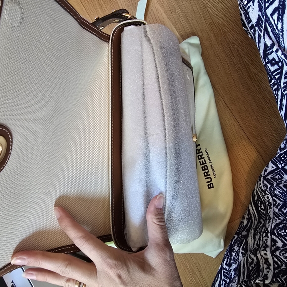 Burberry note crossbody bag NWT - Picture 9 of 10
